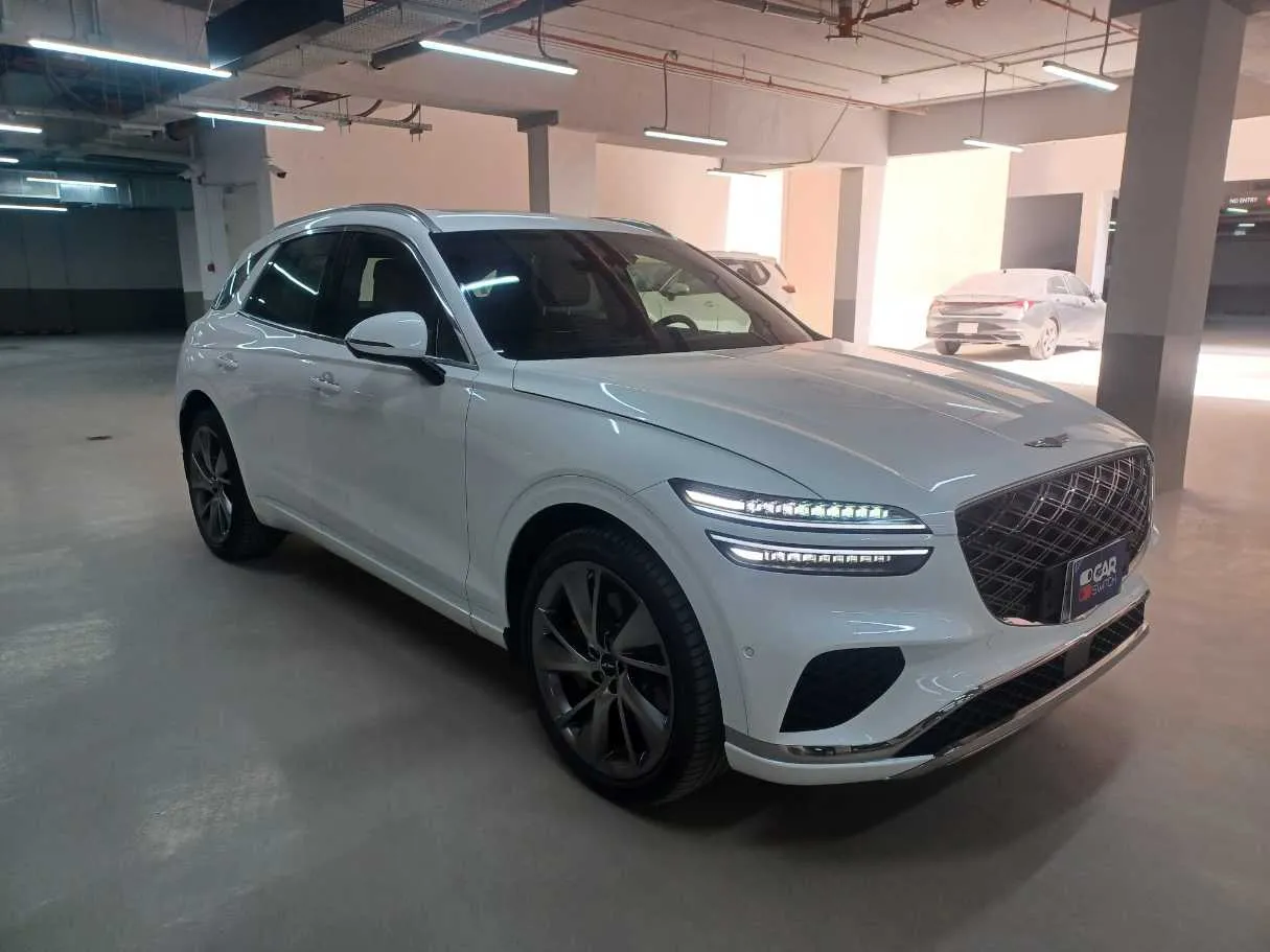 Car image 3