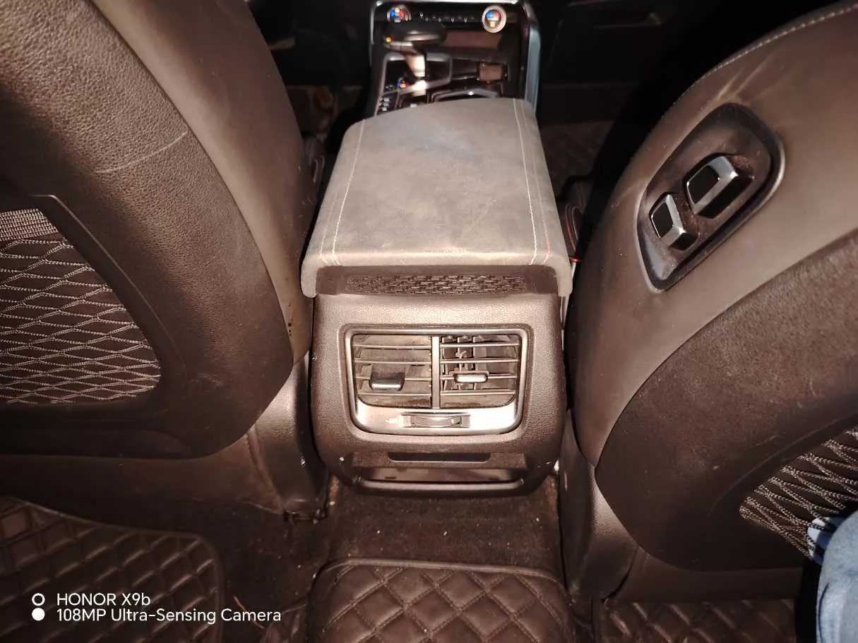Car image 36
