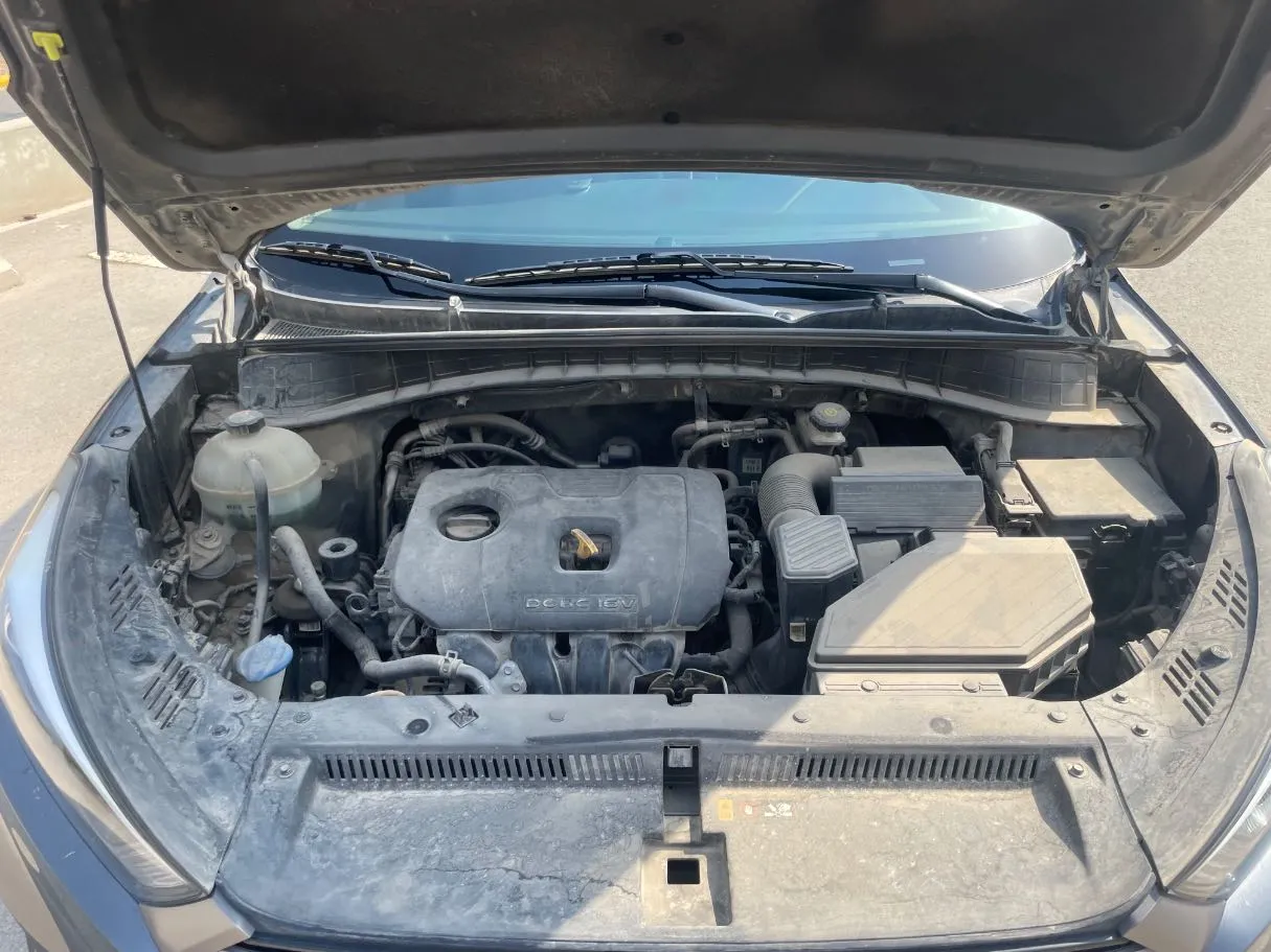 Car image 25