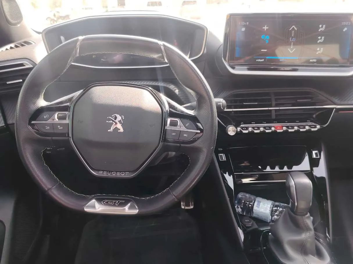 Car image 20