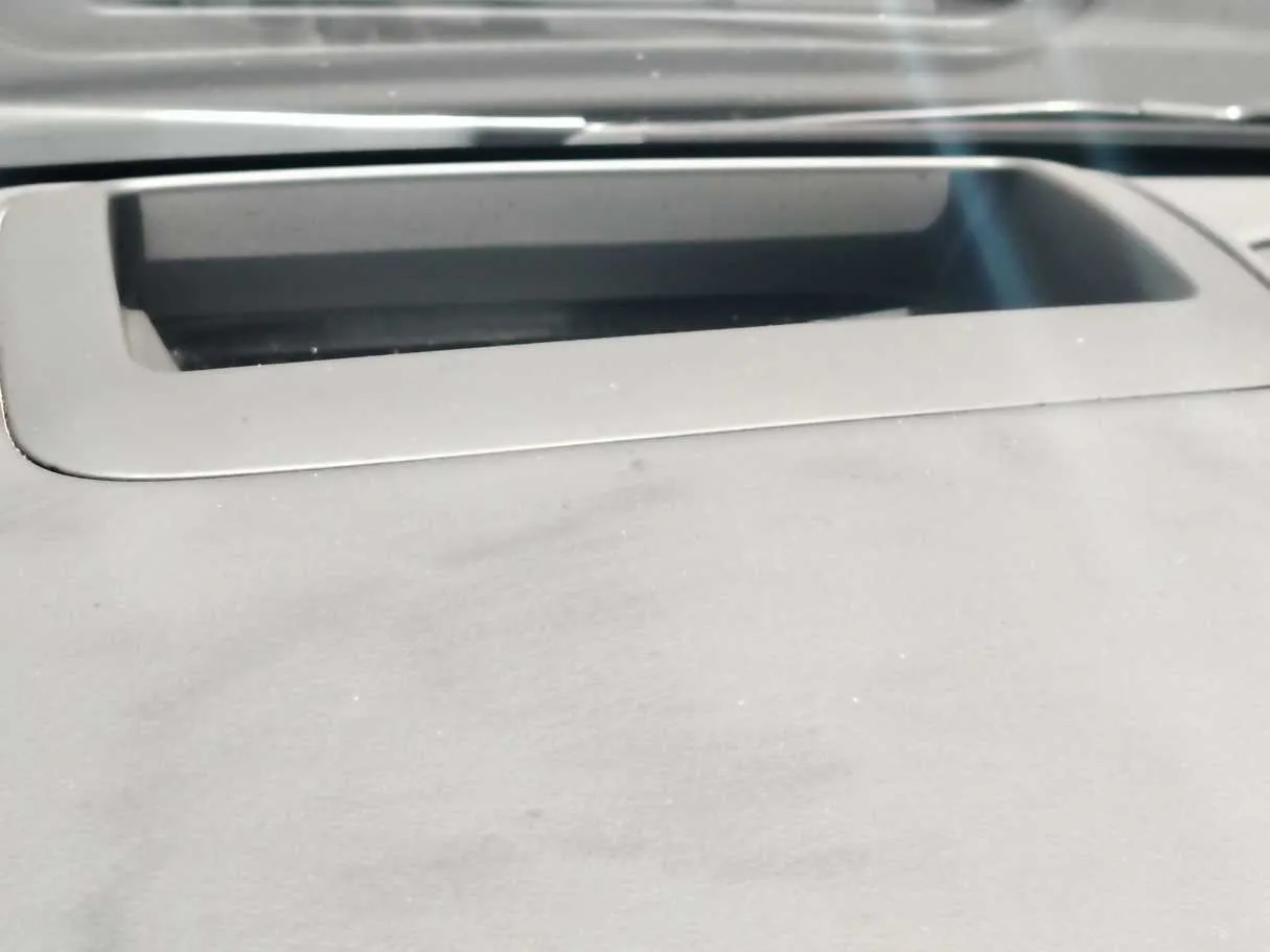 Car image 37