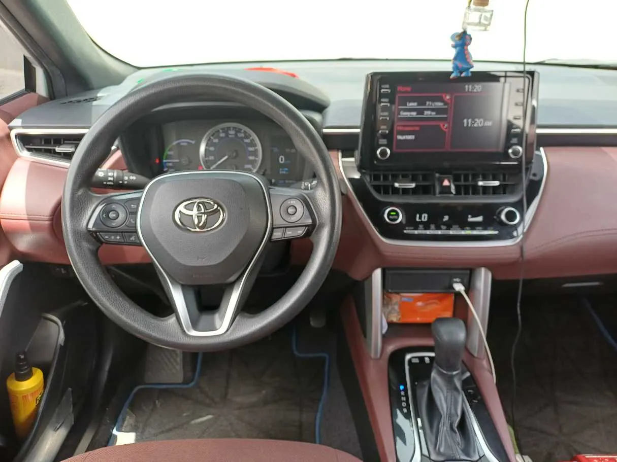 Car image 17