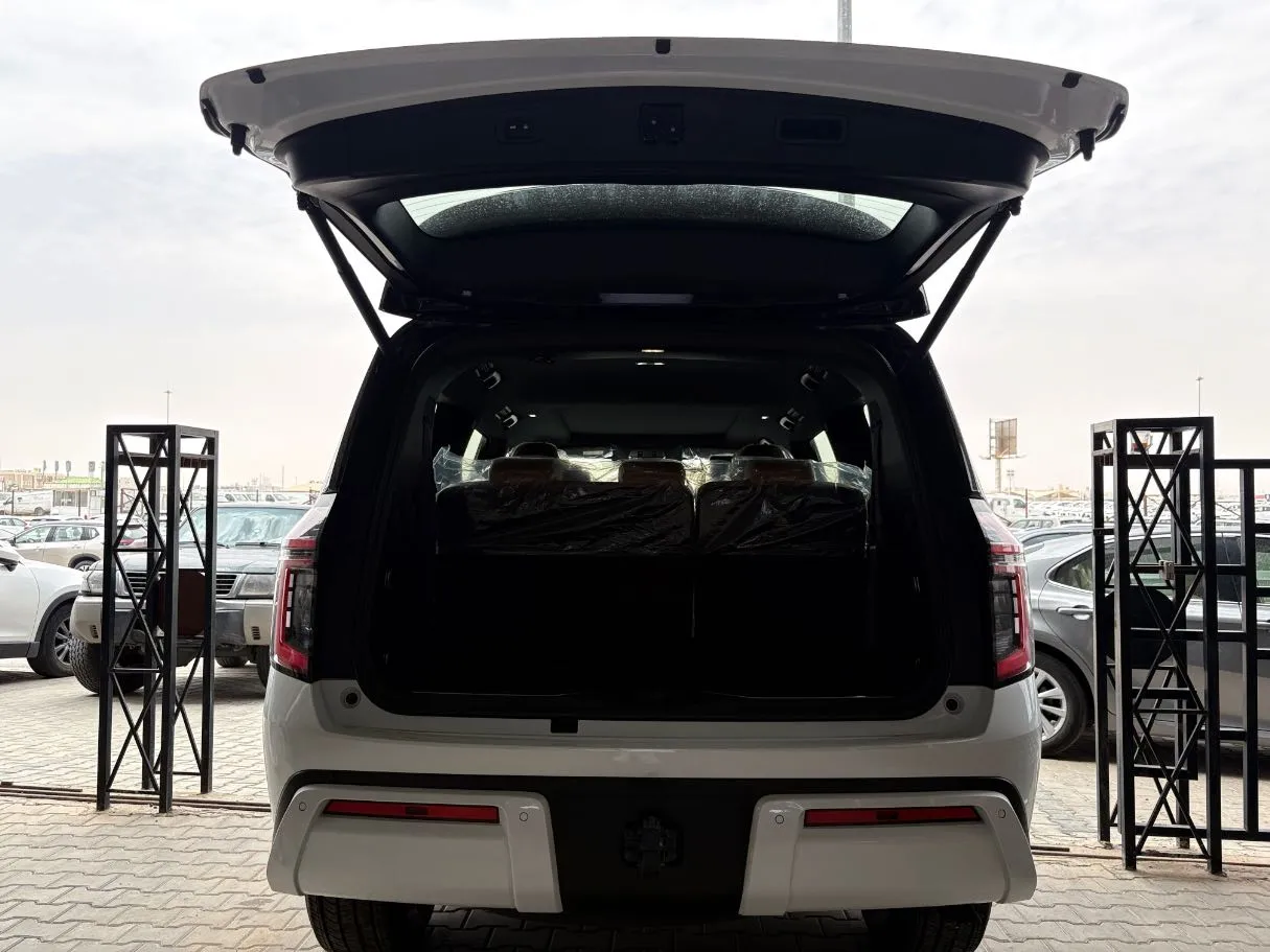 Car image 23