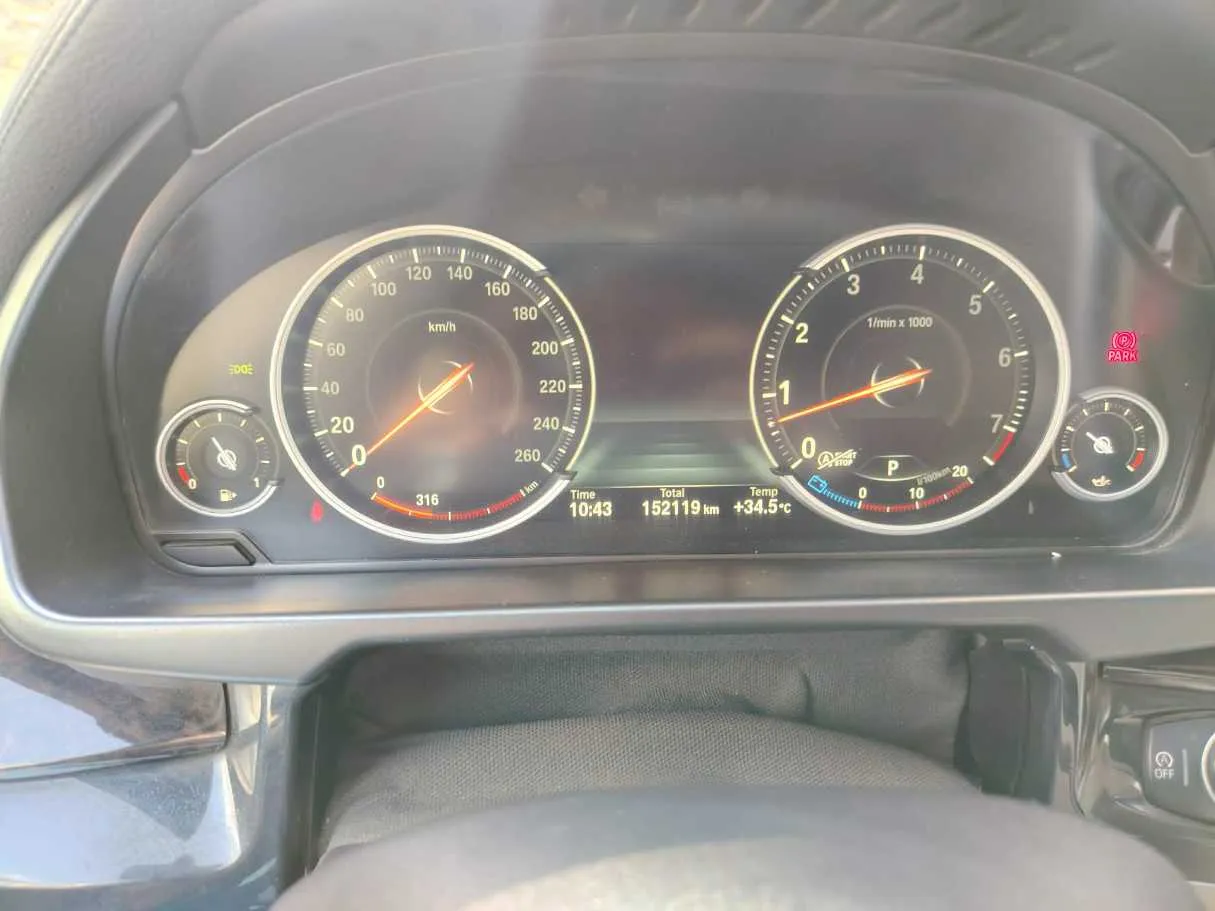 Car image 32
