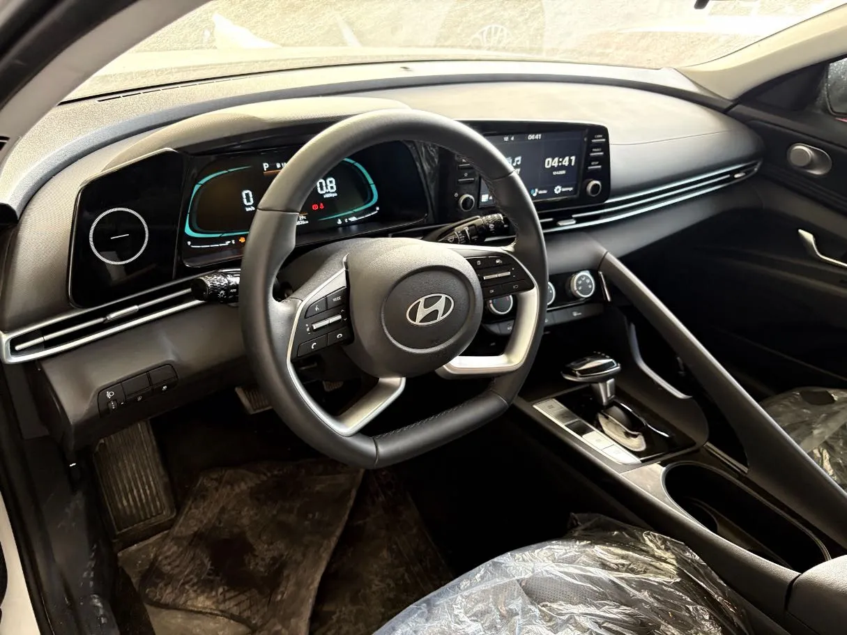 Car image 7