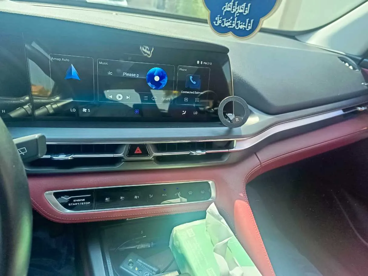 Car image 25