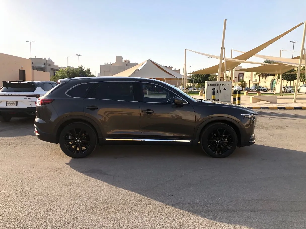 Car image 3