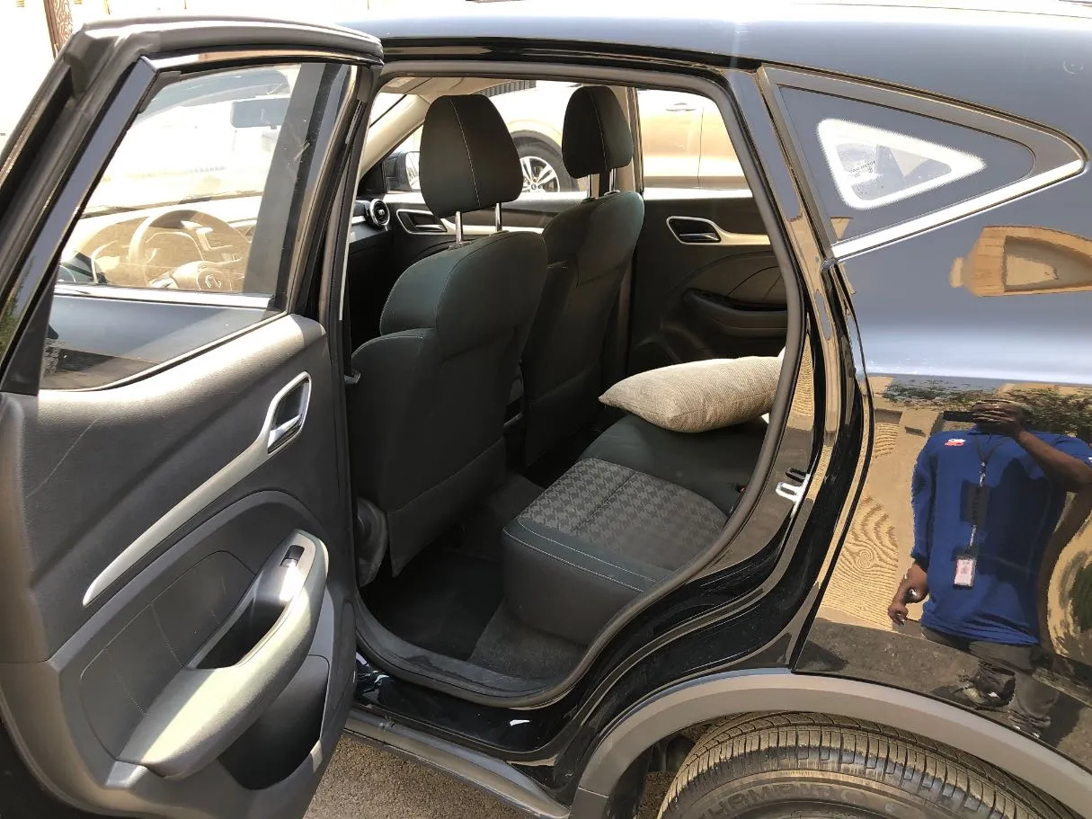 Car image 13