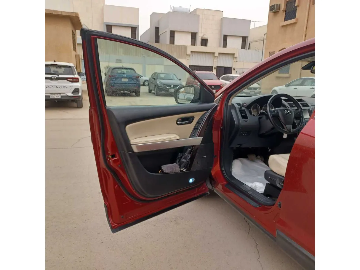 Car image 10
