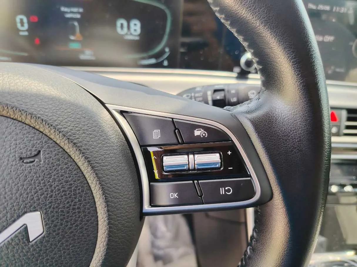 Car image 43