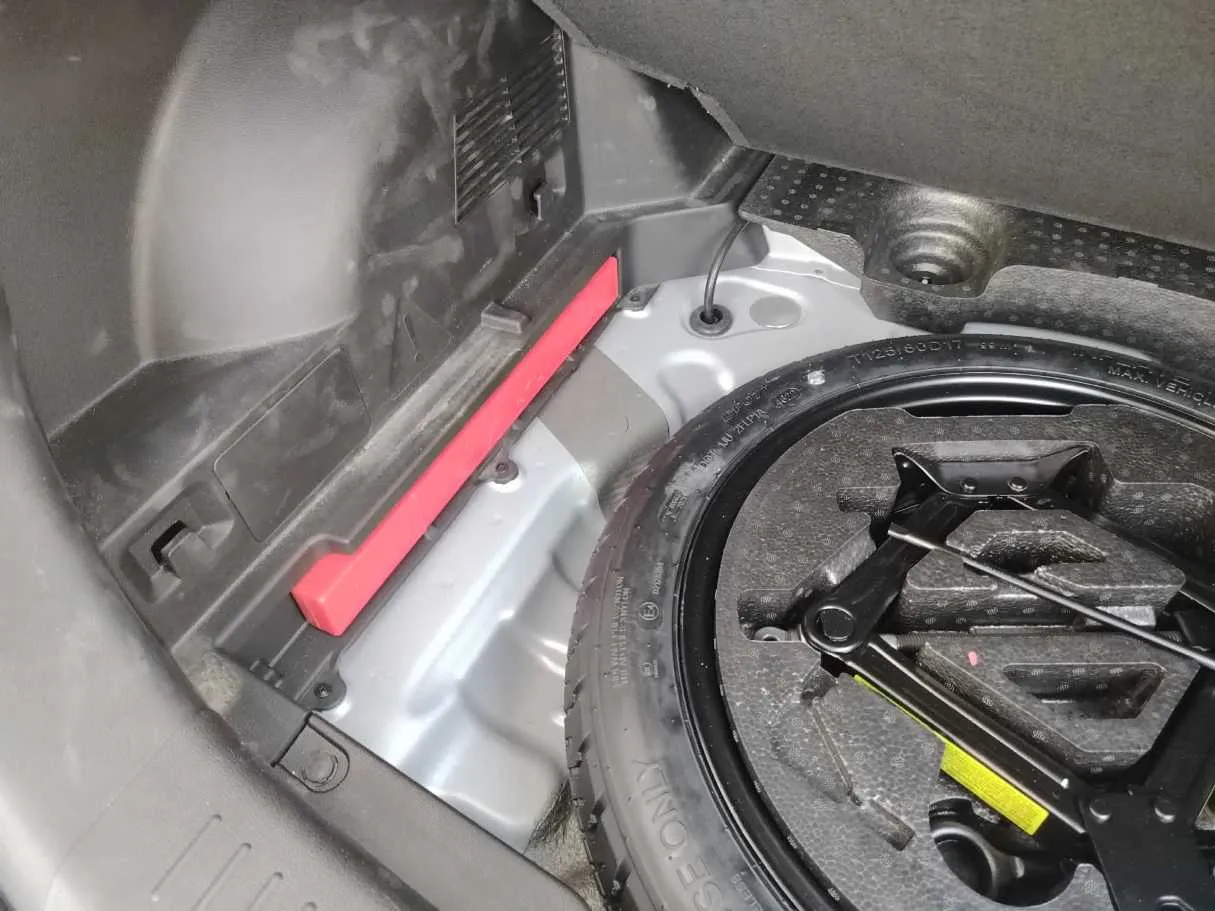 Car image 37