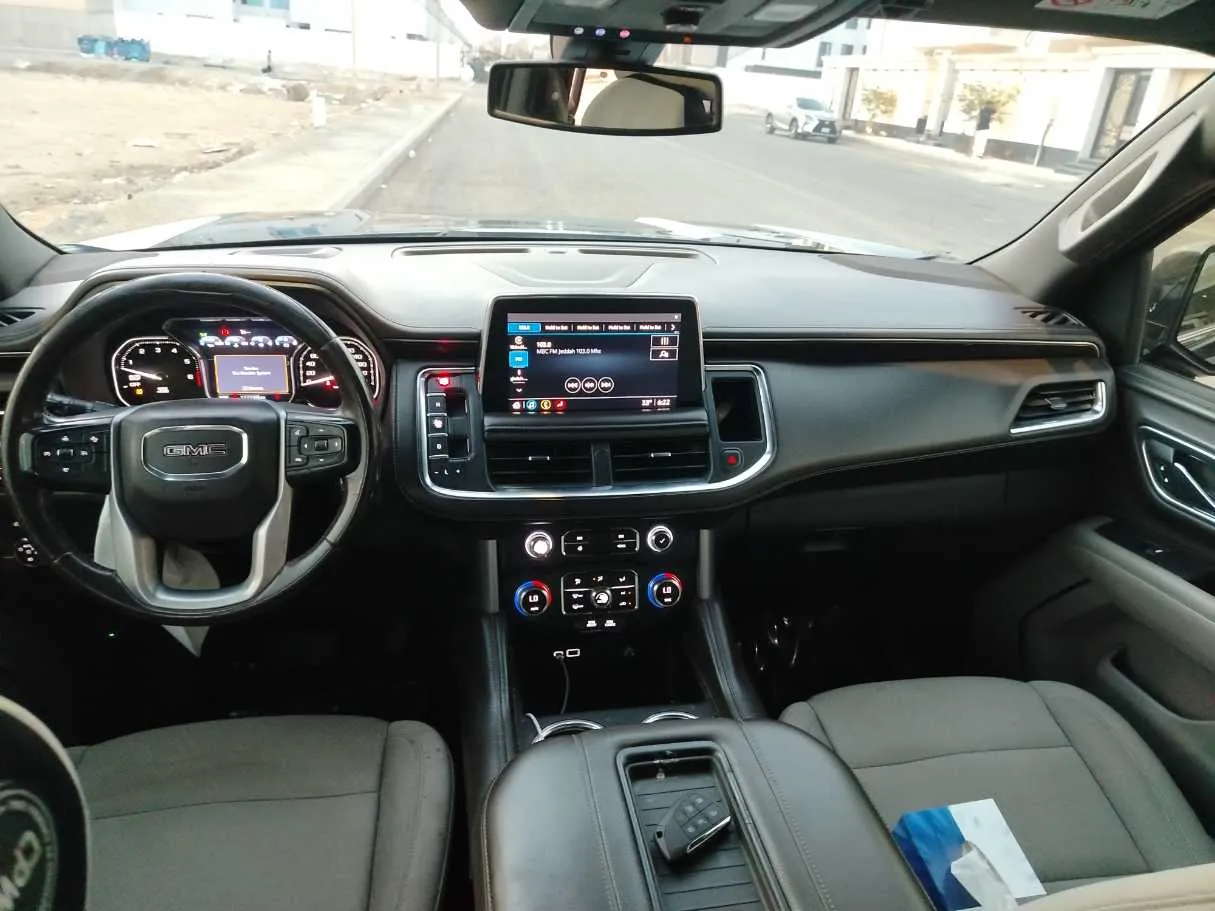 Car image 23