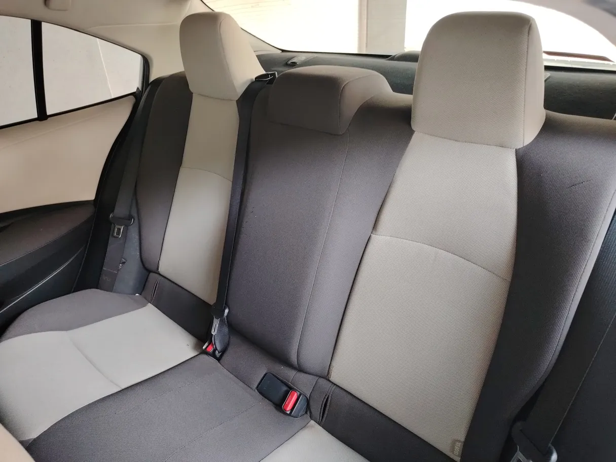 Car image 16