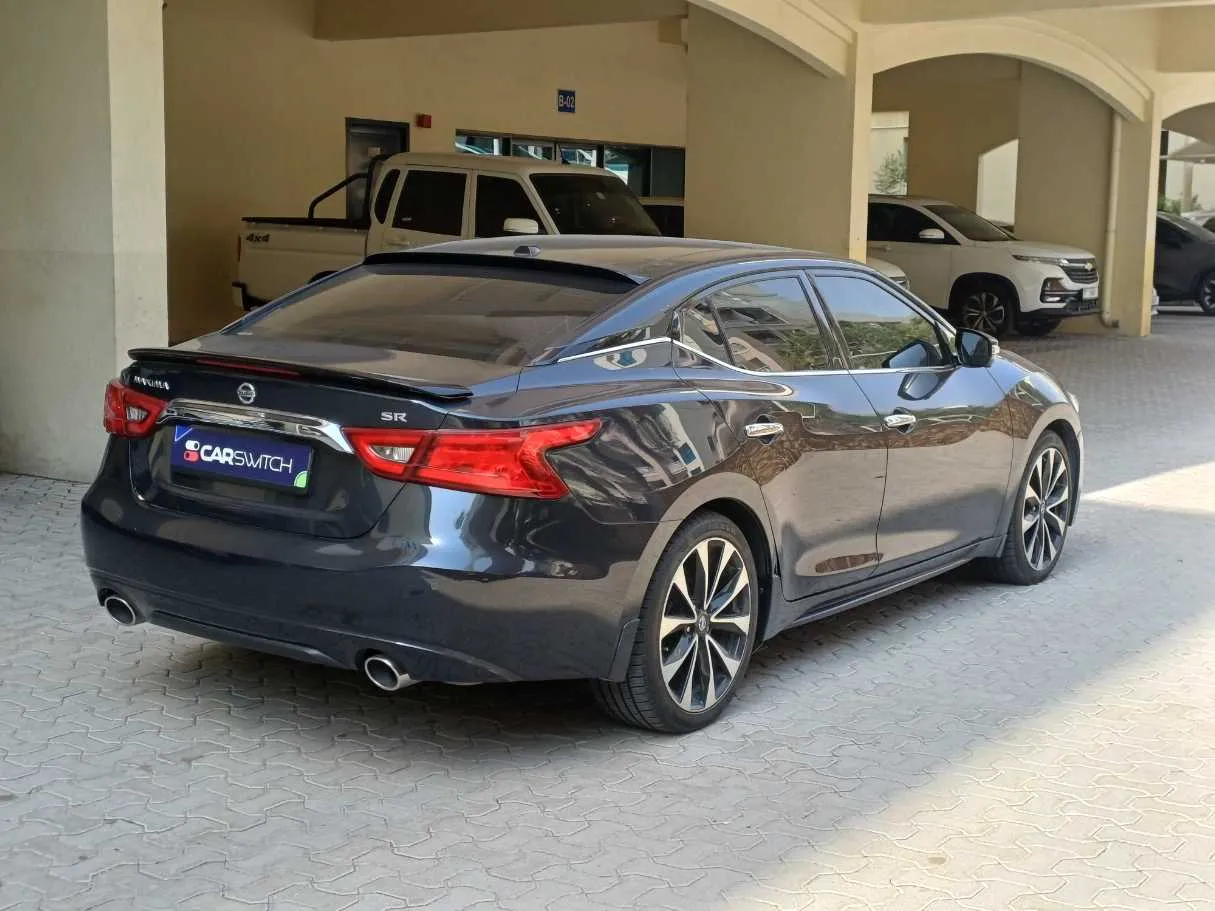 Car image 7