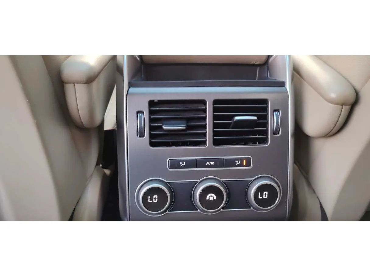 Car image 29
