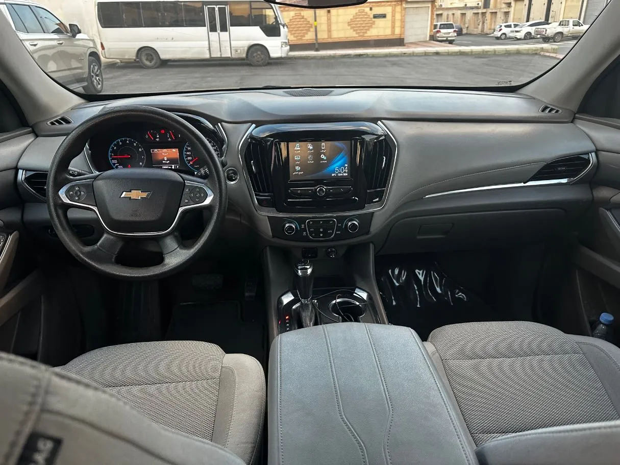 Car image 17