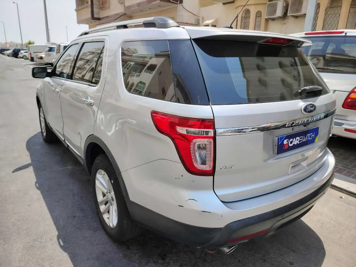 Car image 8