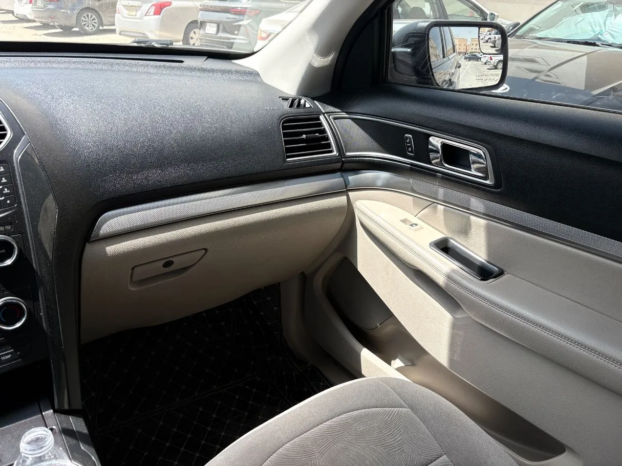 Car image 29