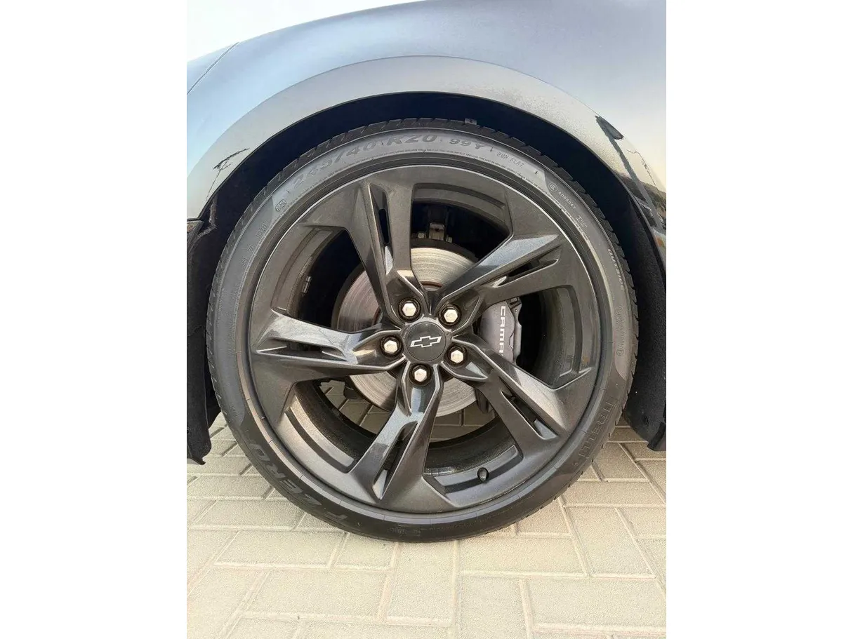 Car image 8