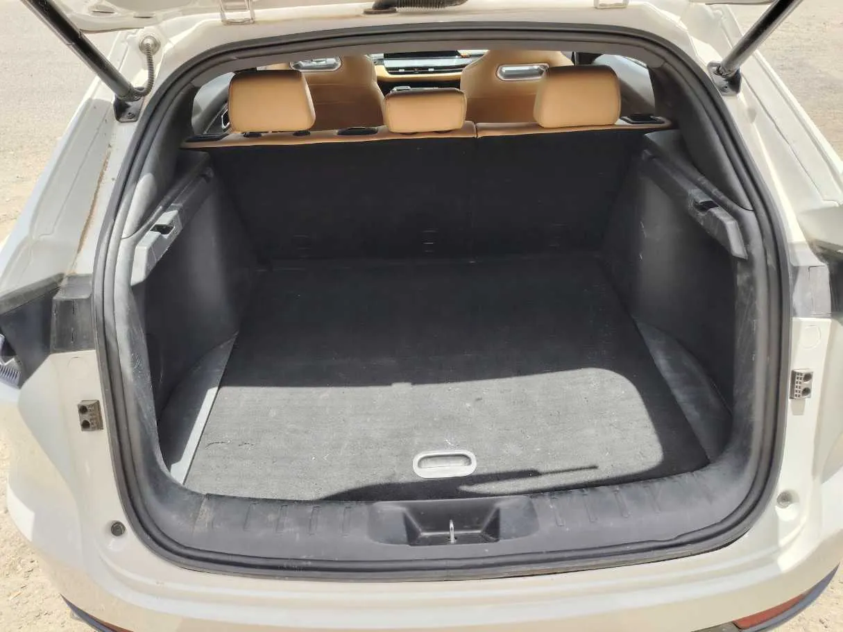 Car image 31