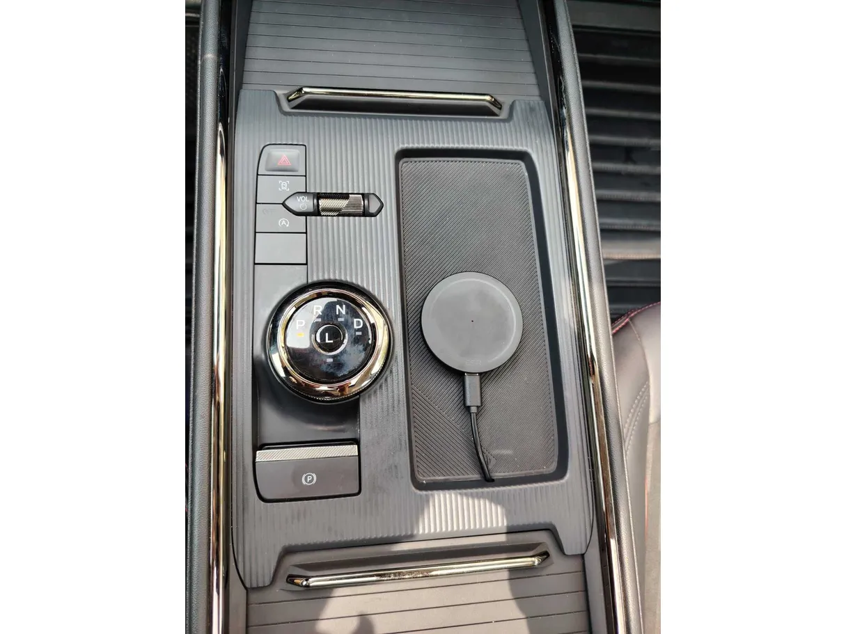 Car image 17