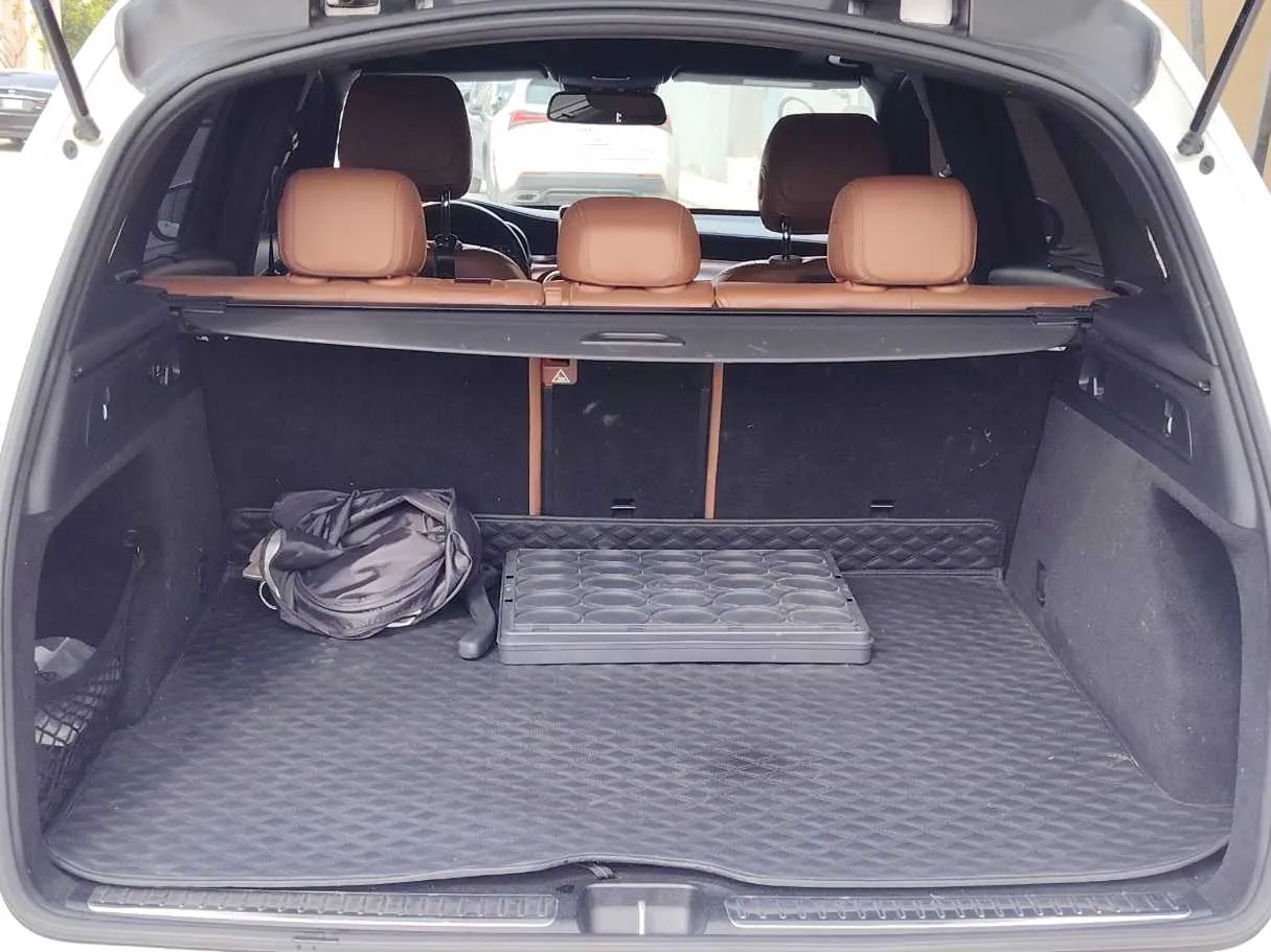 Car image 24