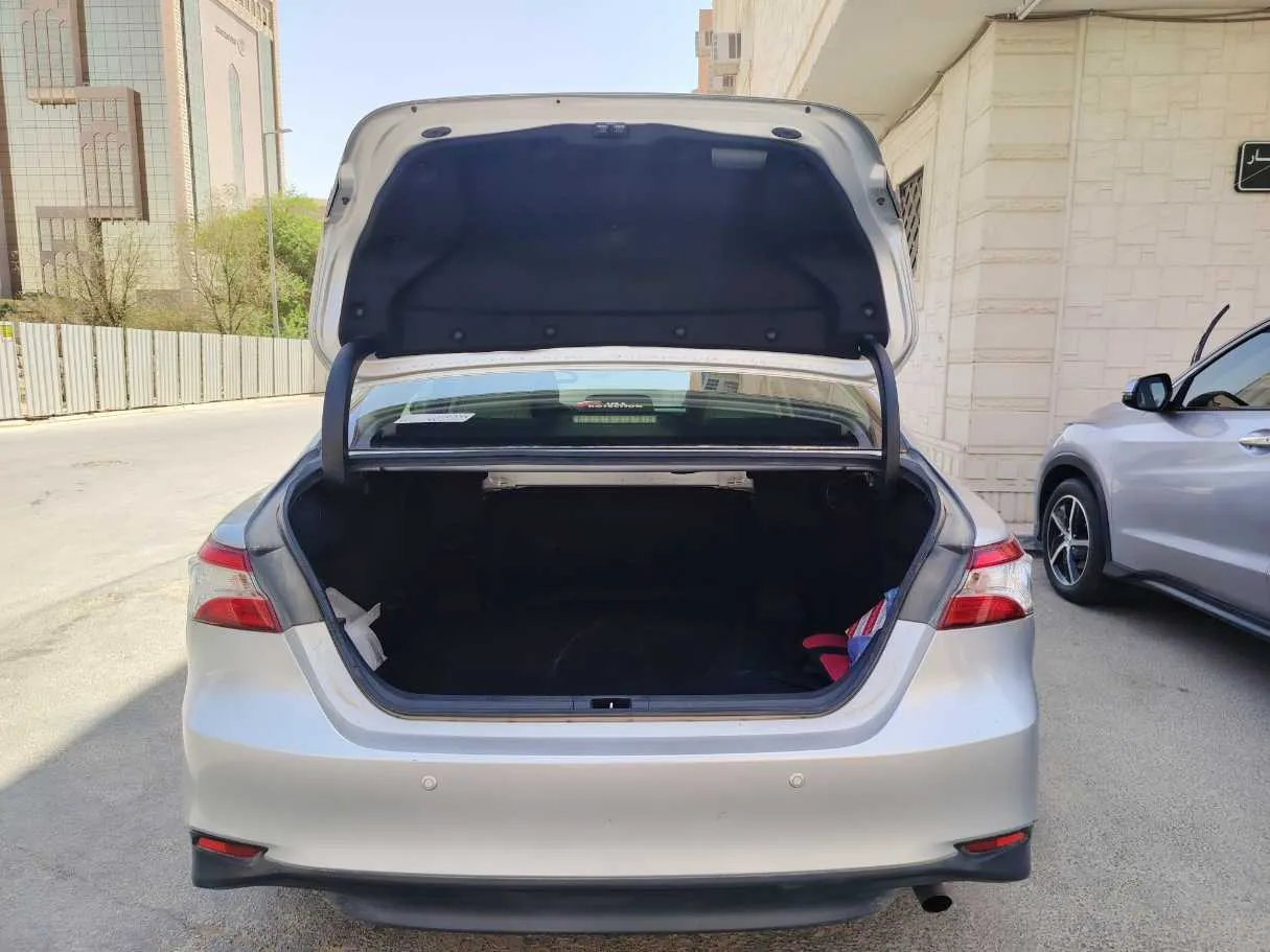 Car image 23