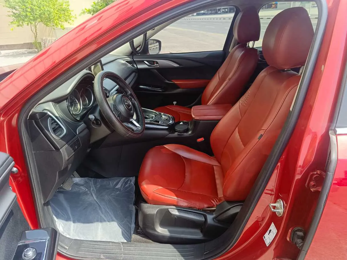 Car image 14
