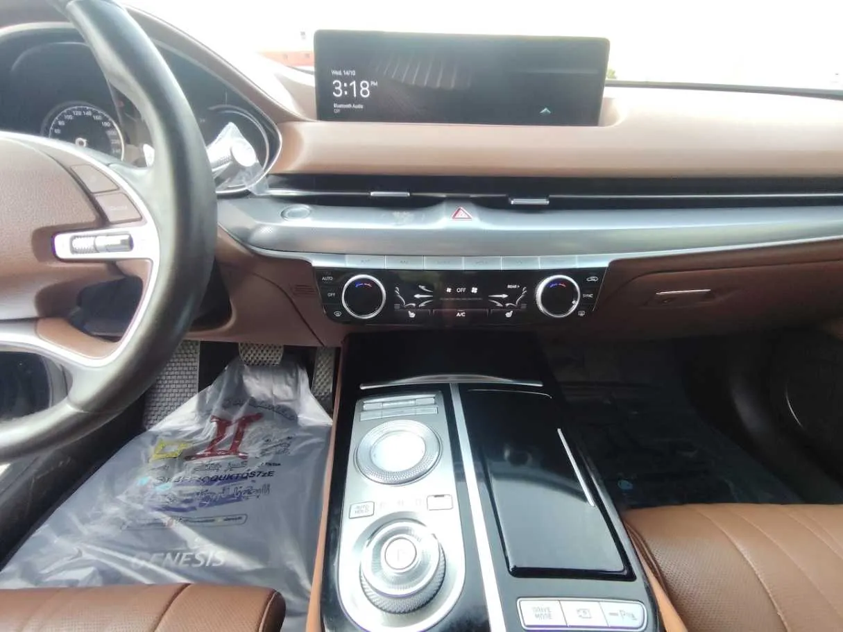 Car image 20