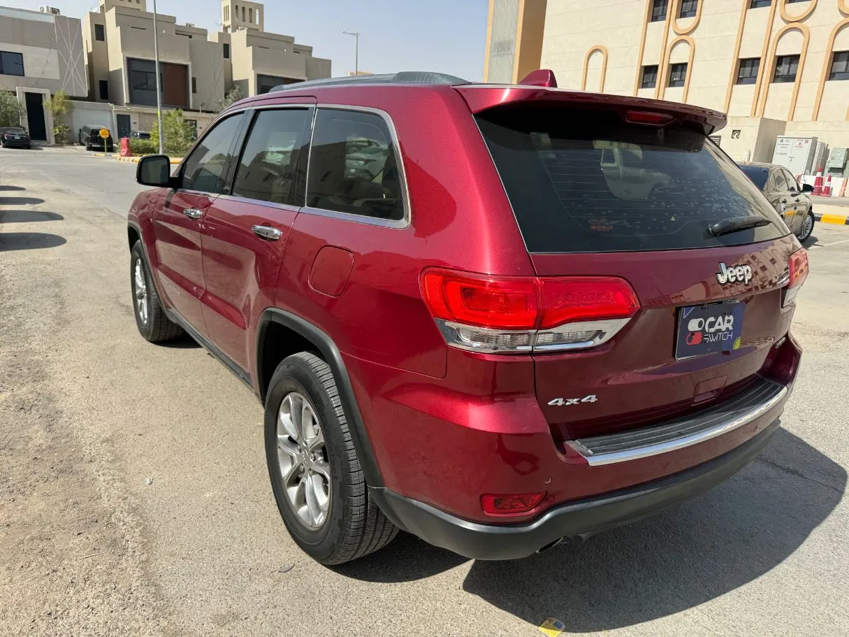 Car image 7