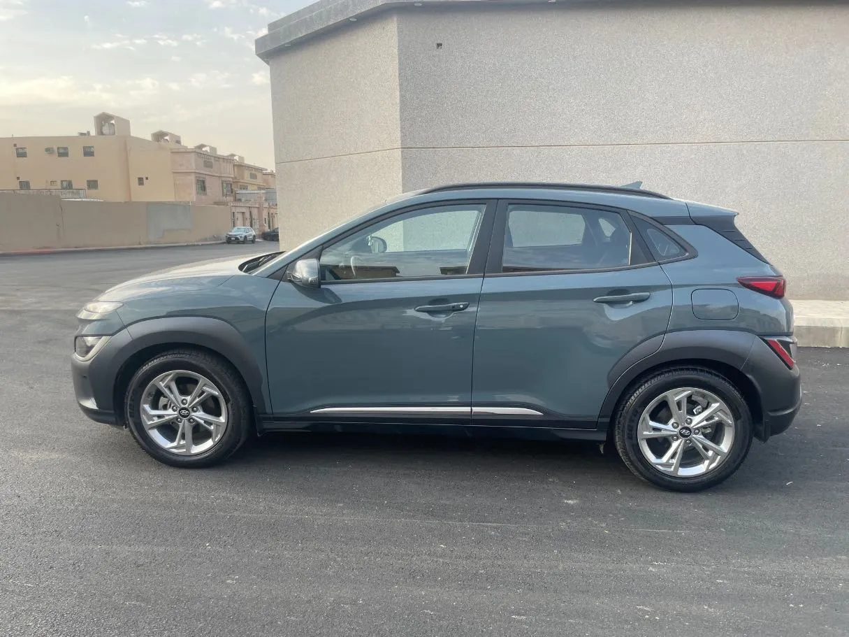 Car image 8