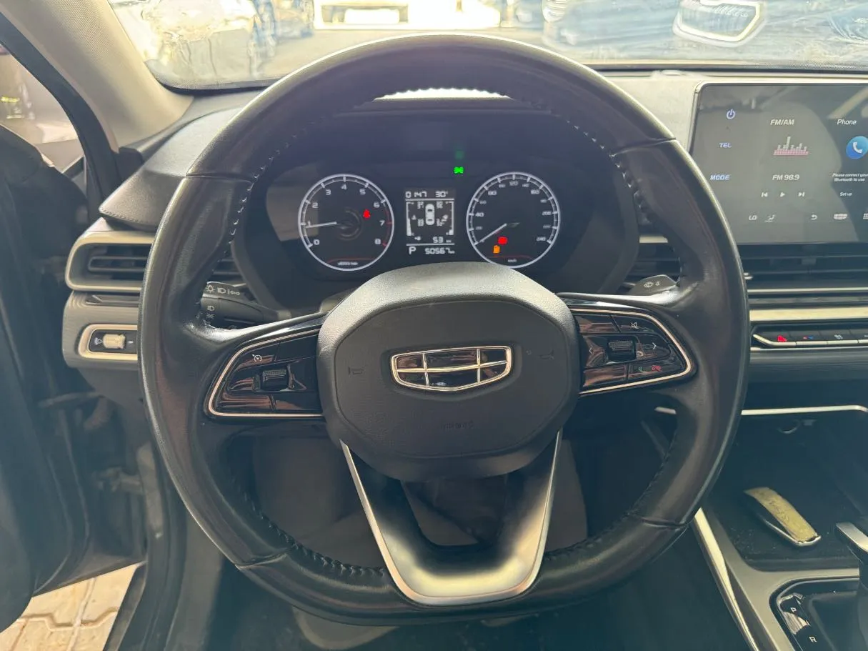 Car image 15