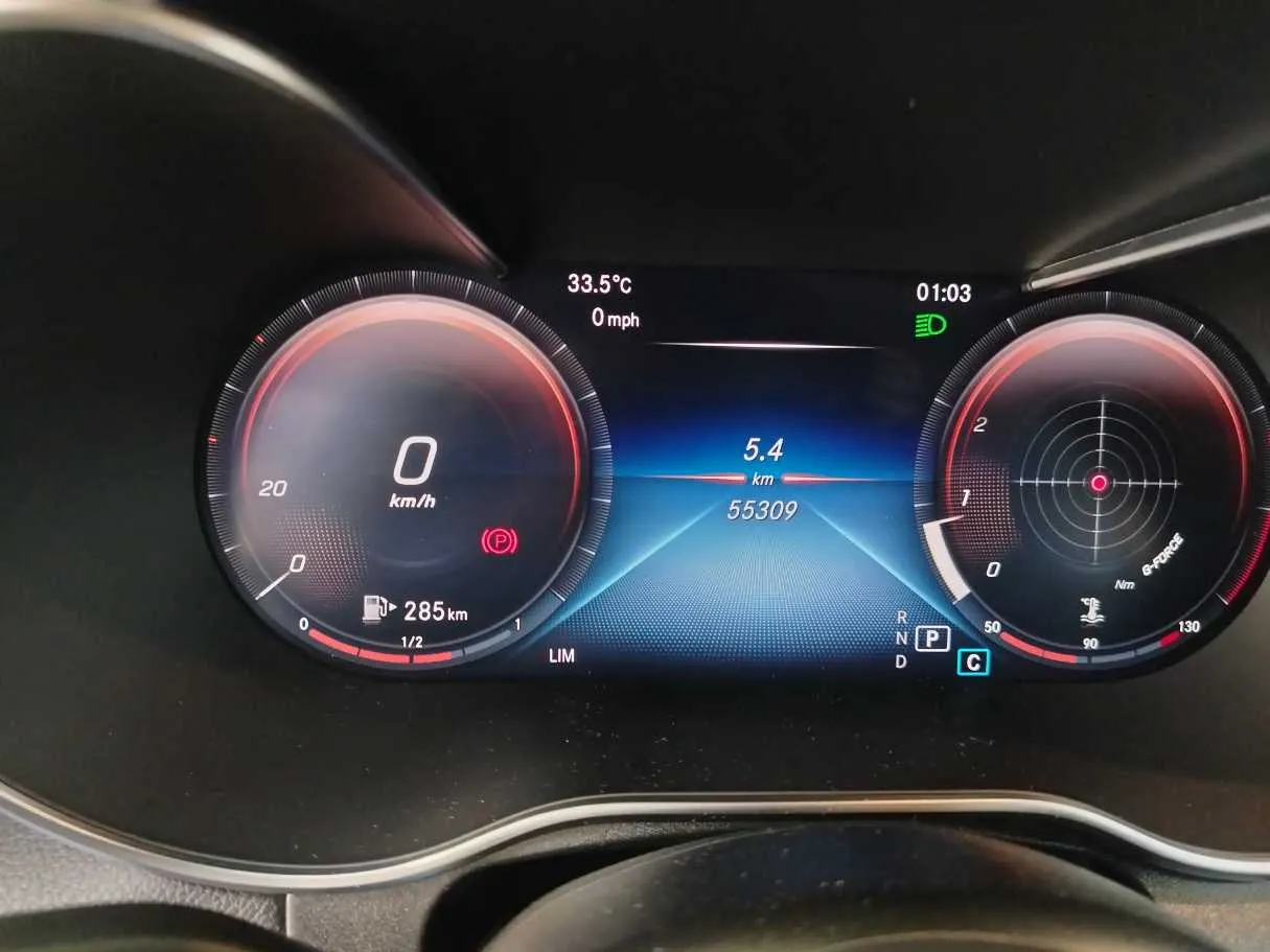 Car image 24