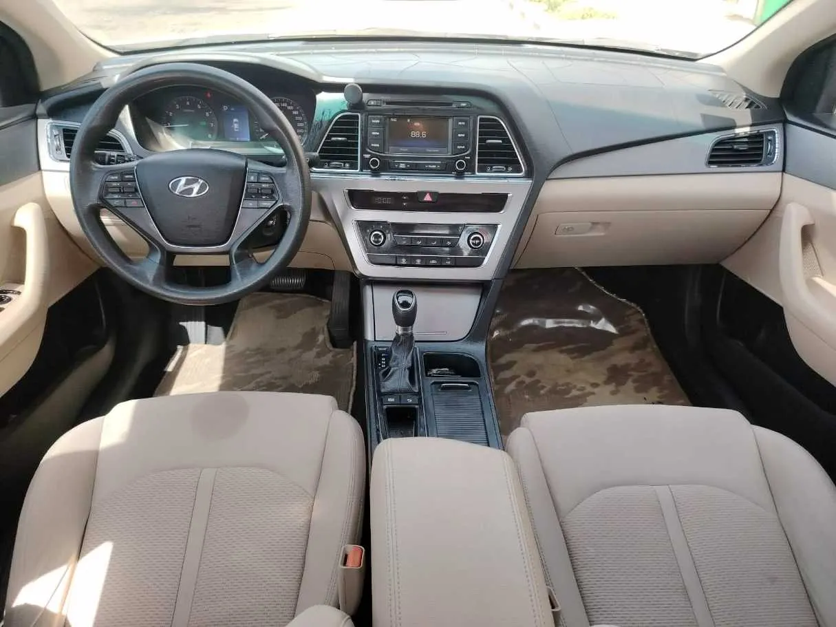 Car image 20