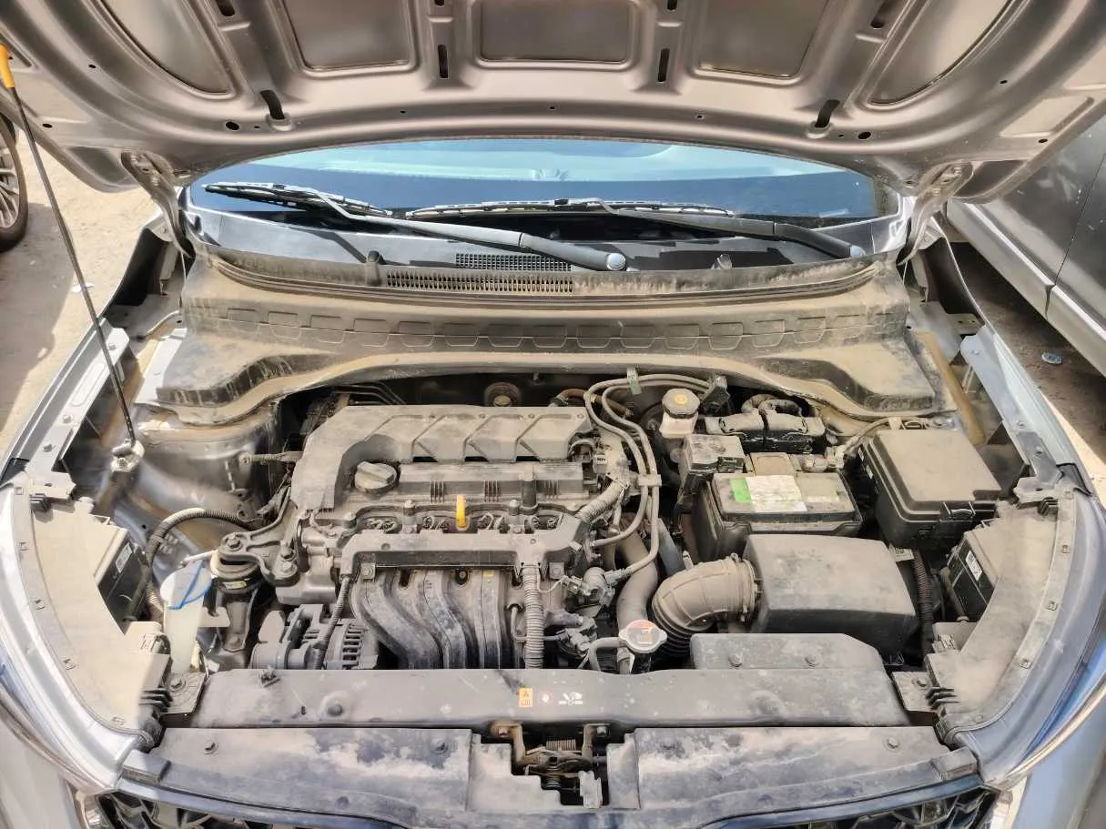 Car image 30