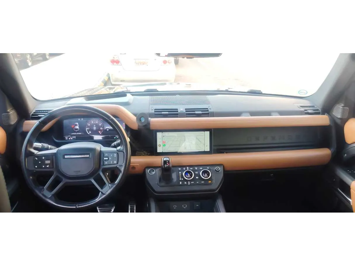 Car image 16