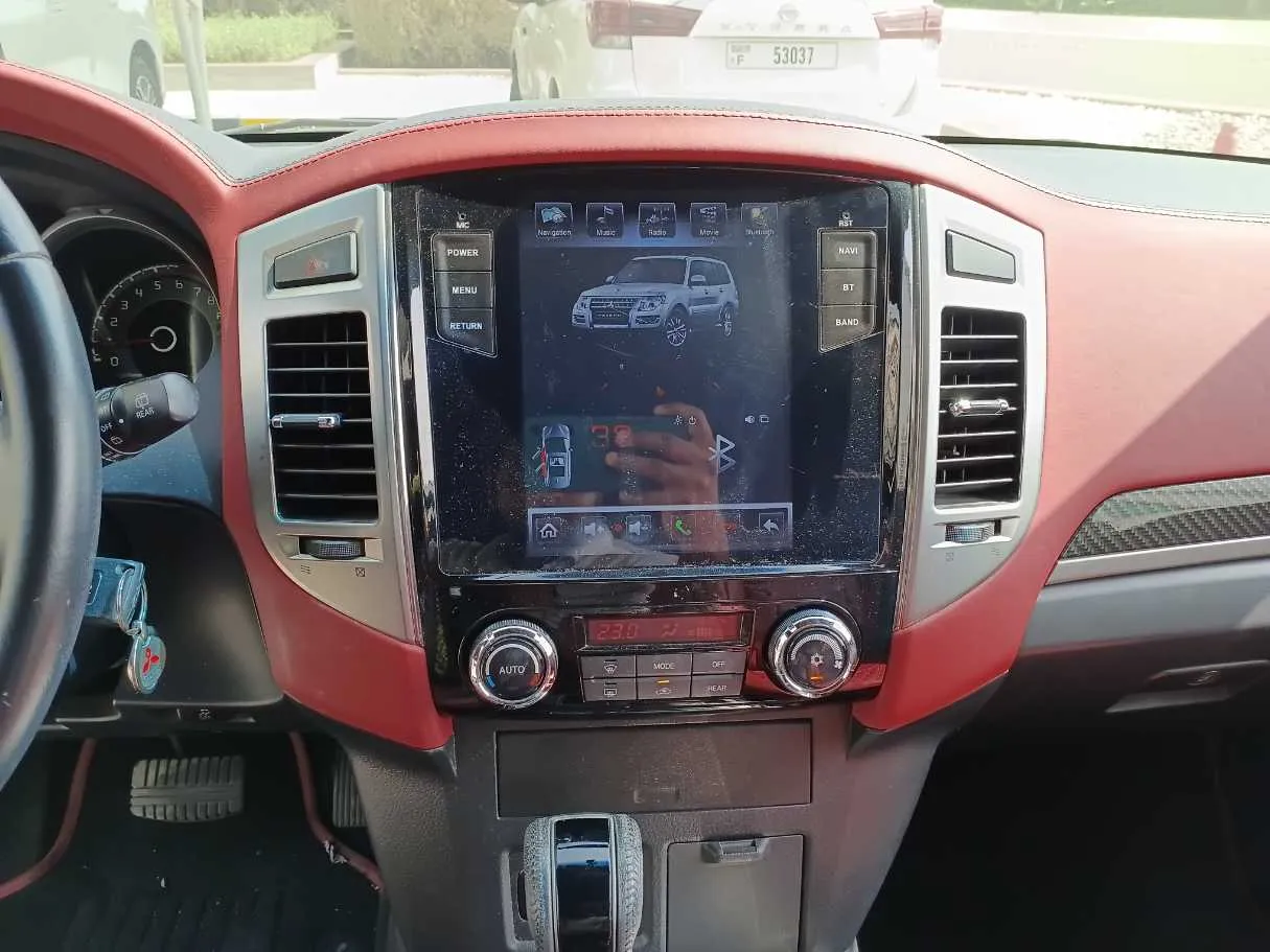 Car image 18