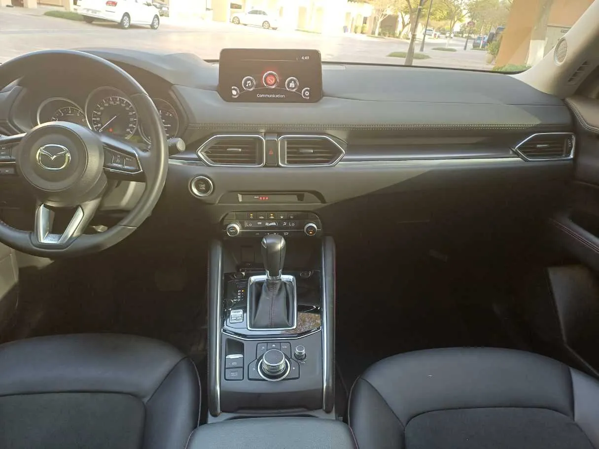 Car image 15