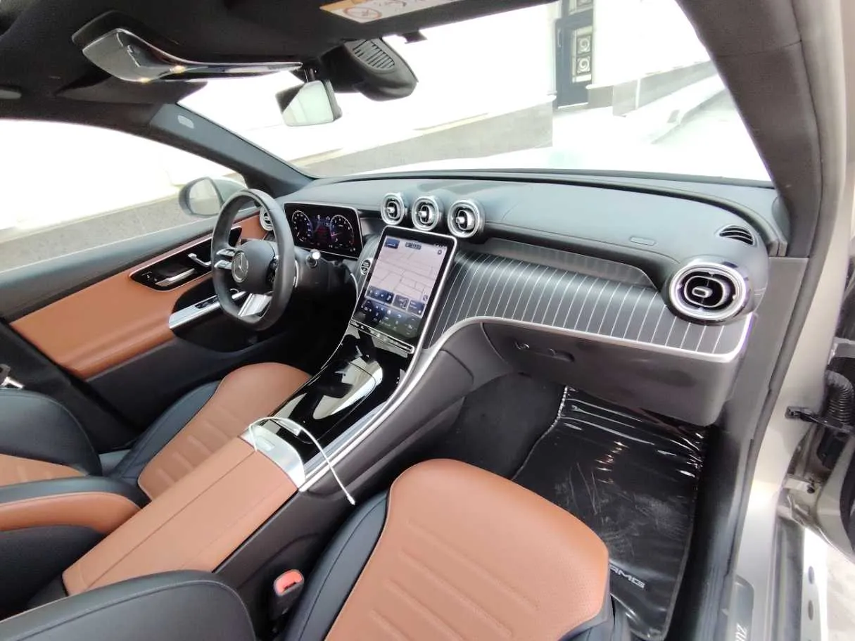 Car image 30