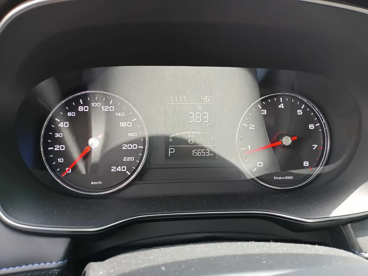 Car image 16