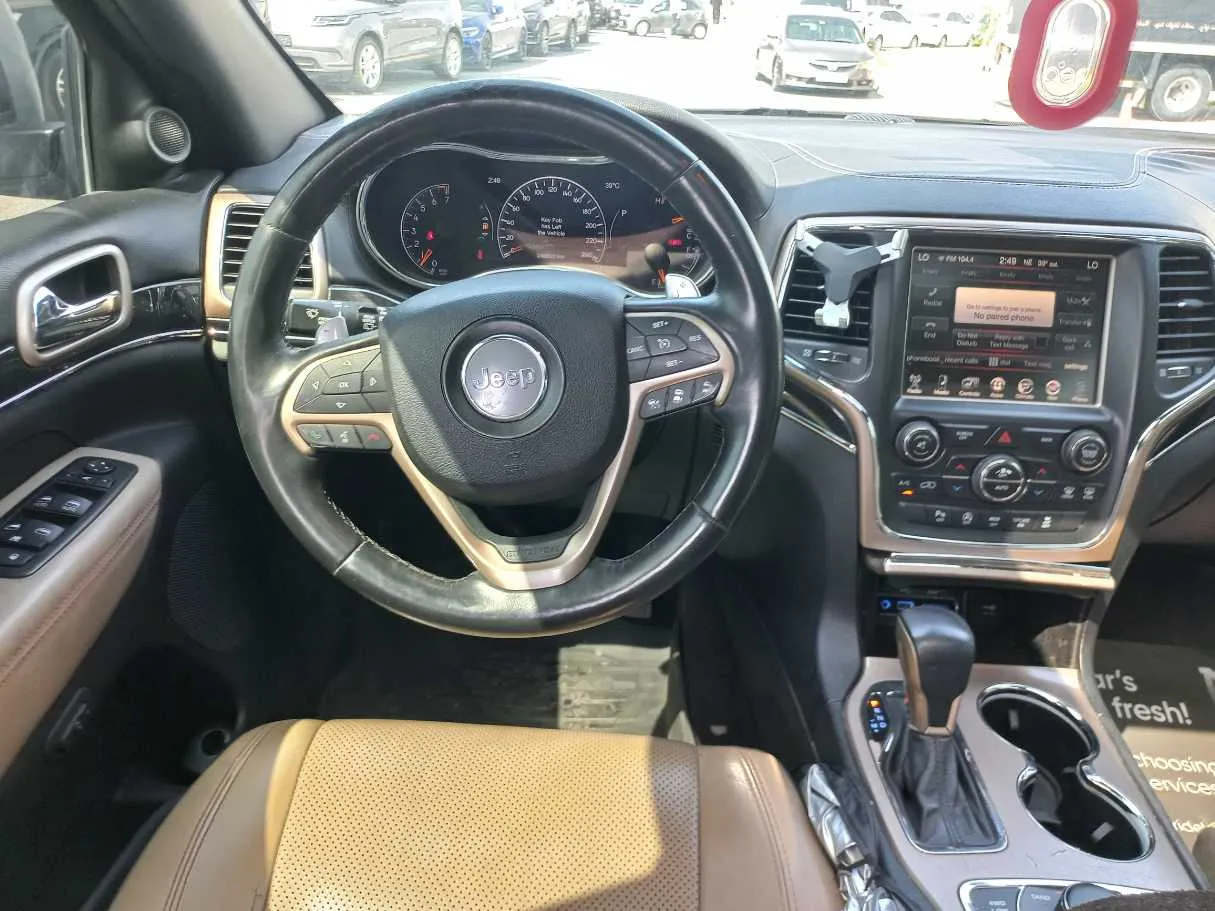 Car image 16