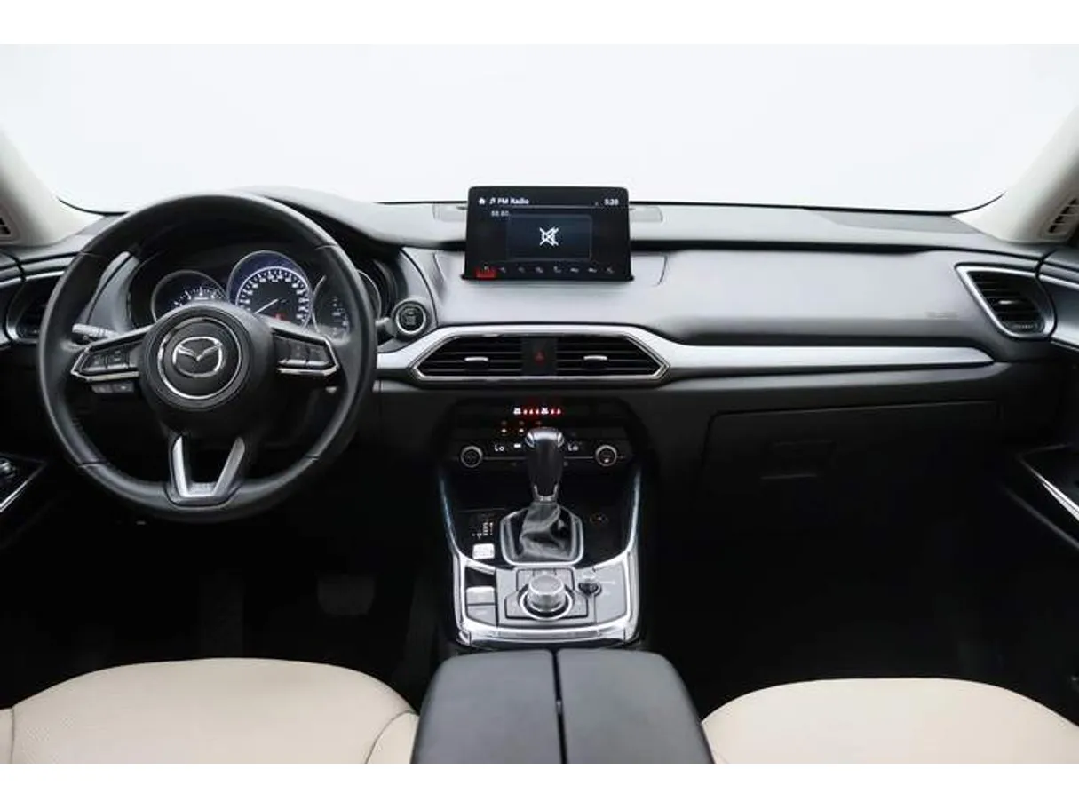 Car image 14