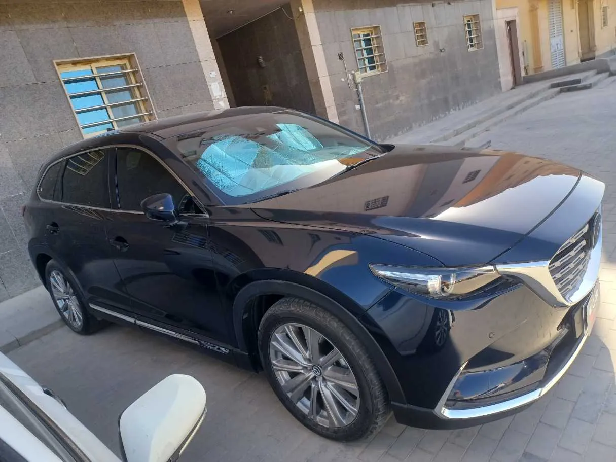 Car image 3