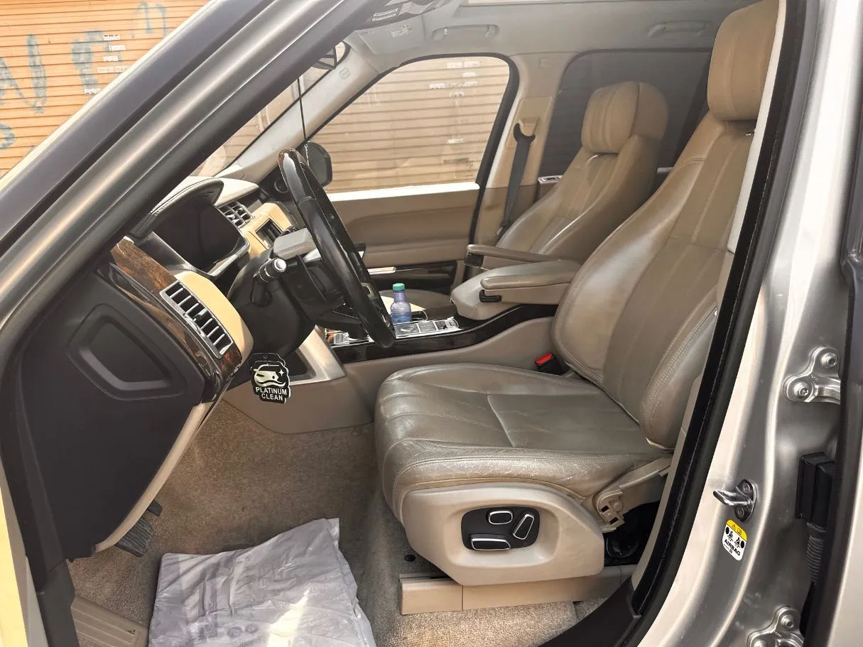 Car image 11