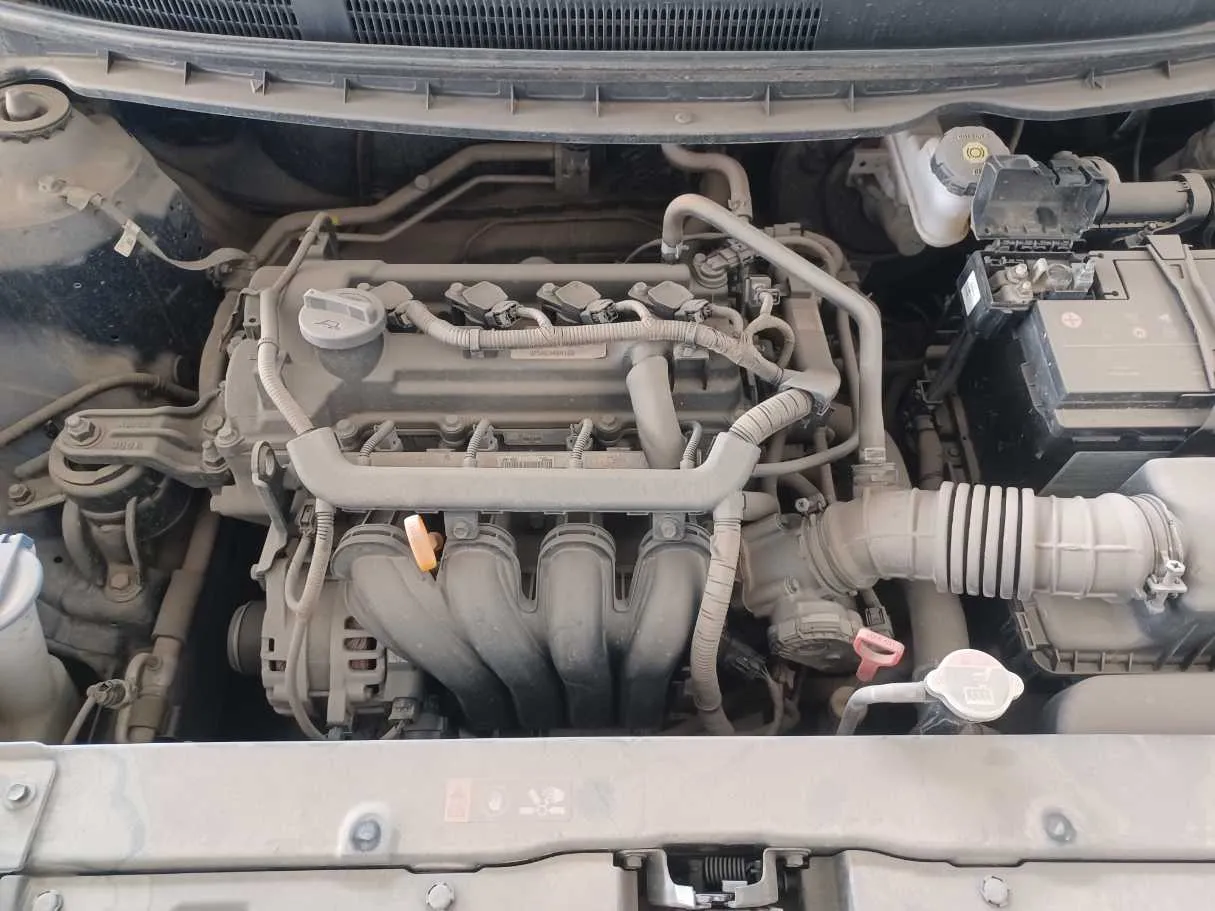 Car image 17
