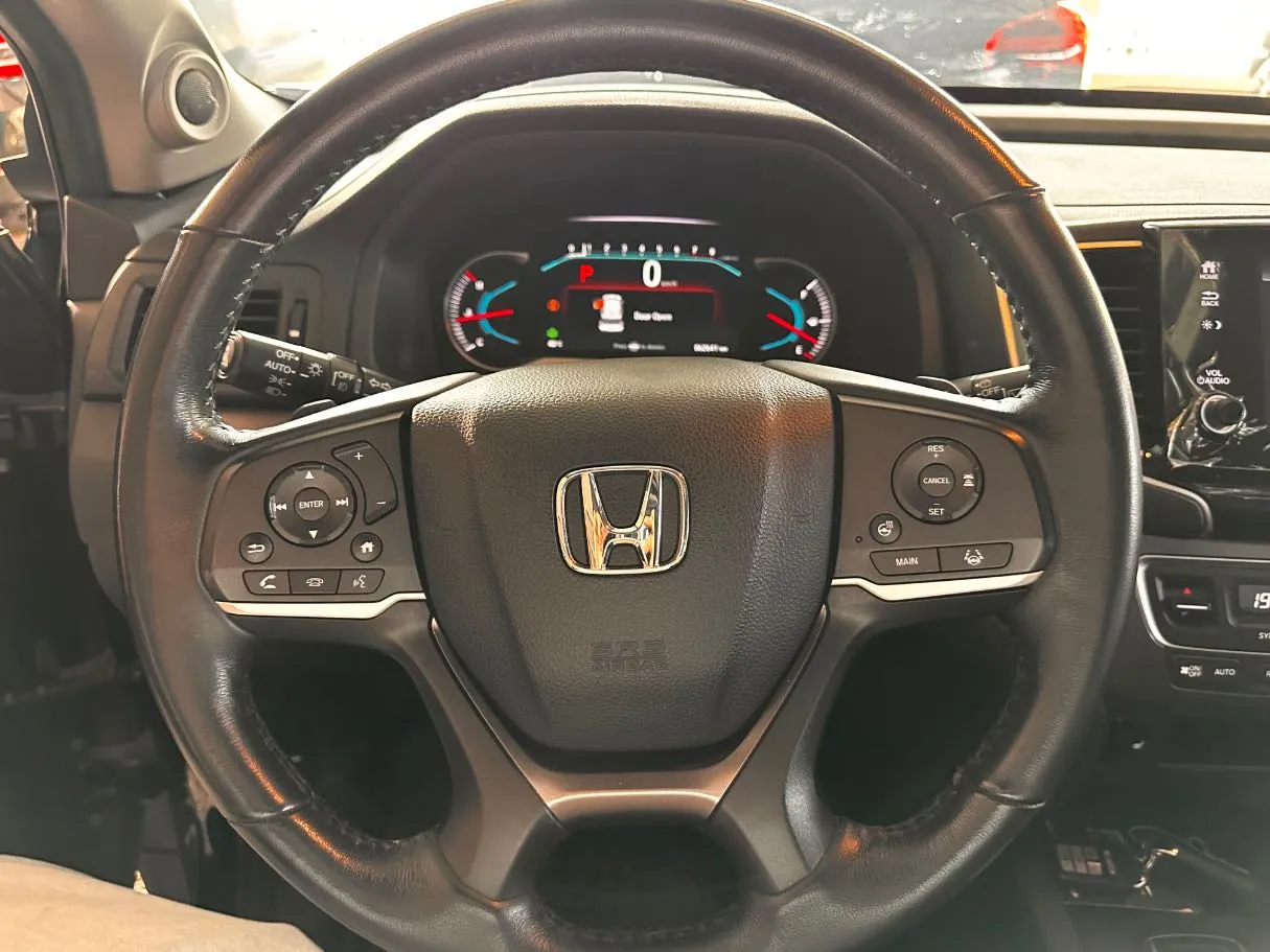 Car image 21