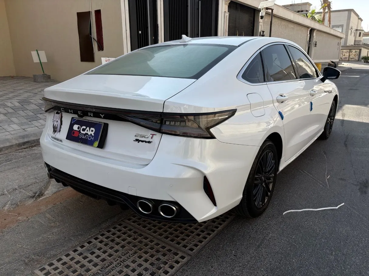Car image 5
