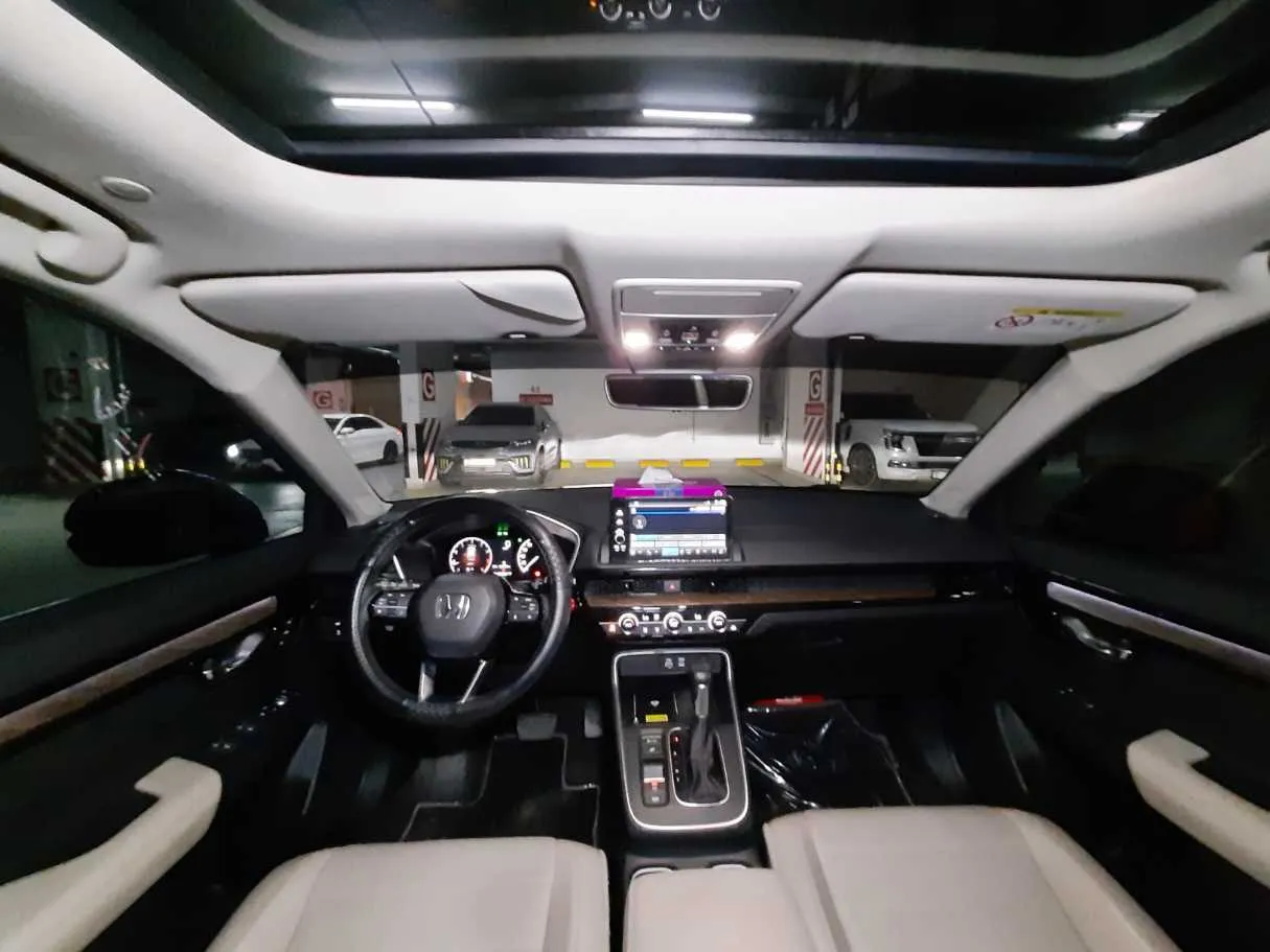 Car image 14