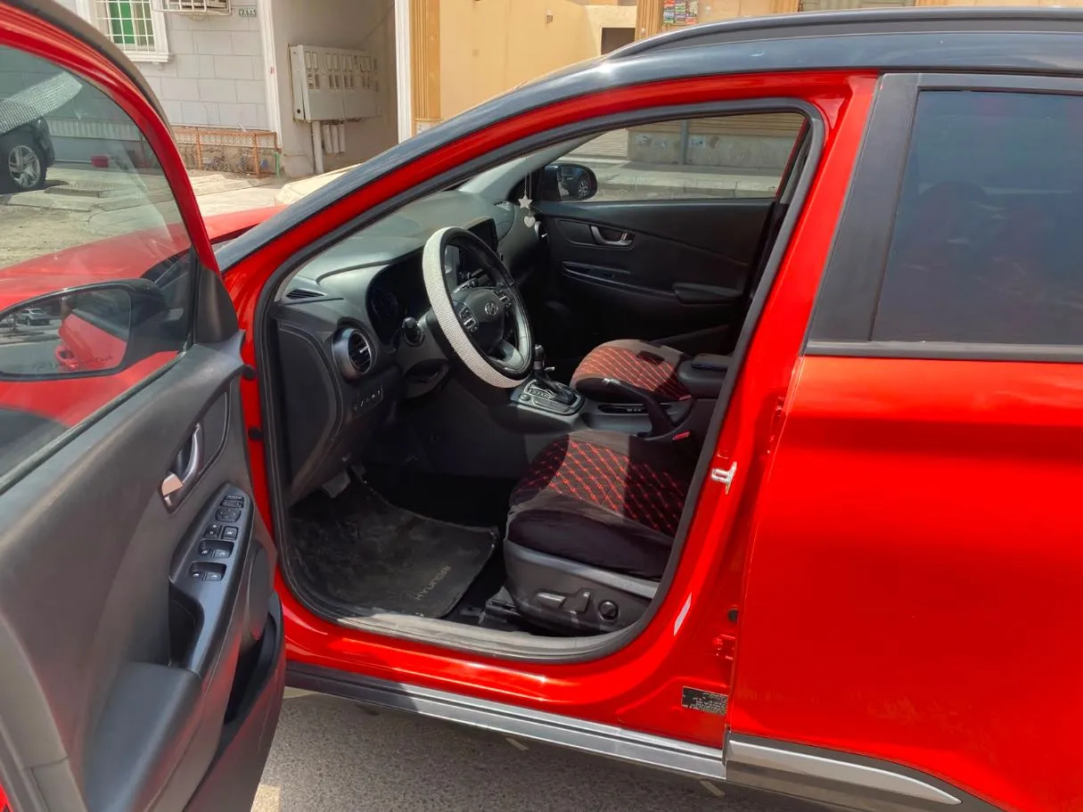 Car image 11