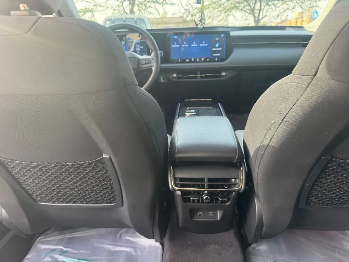 Car image 20